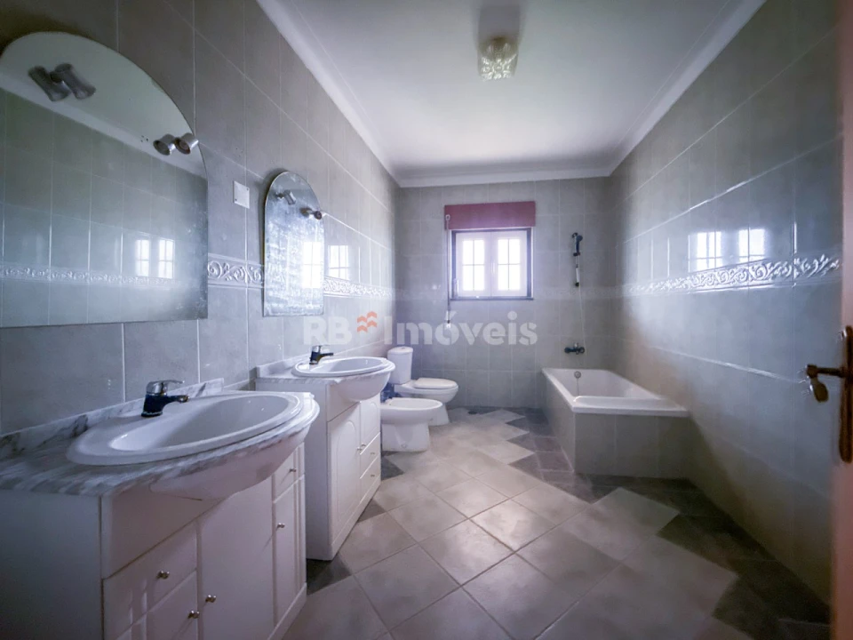 Moradia T6 para Venda em Tramagal Foto 24