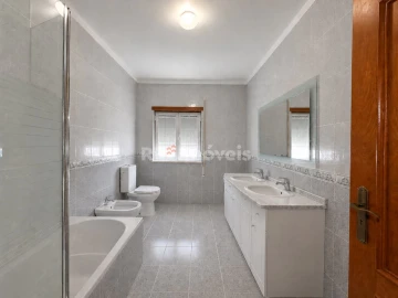 Moradia T5 para Venda em Golegã