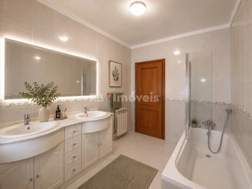 Moradia T5 para Venda em Golegã