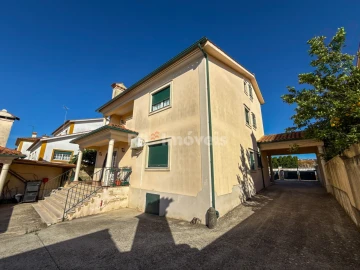 Moradia T5 para Venda em Golegã