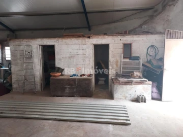 Armazém para Venda em Olaia e Paço