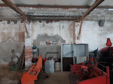 Armazém para Venda em Olaia e Paço