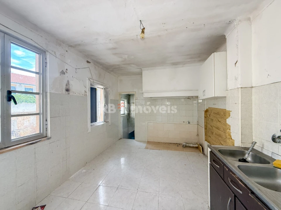 Prédio para Venda em Torres Novas (Santa Maria, Salvador e Santiago) Foto 7