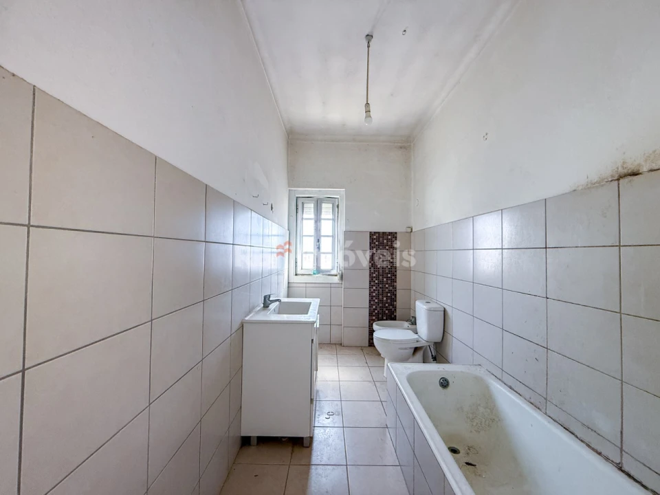 Prédio para Venda em Torres Novas (Santa Maria, Salvador e Santiago) Foto 39