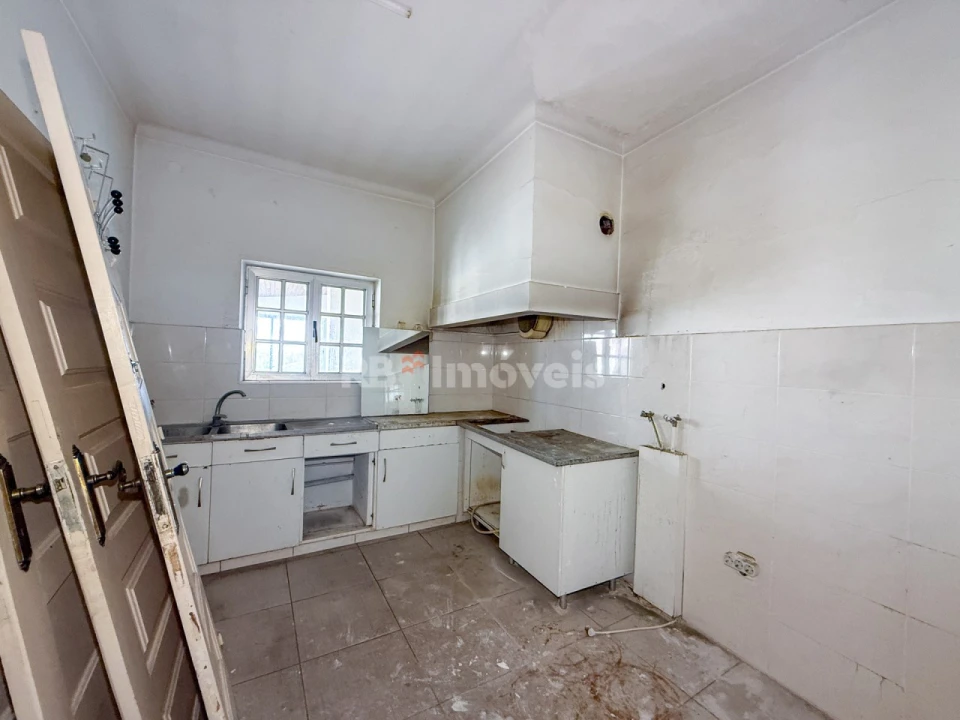 Prédio para Venda em Torres Novas (Santa Maria, Salvador e Santiago) Foto 48