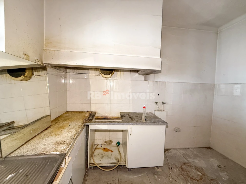 Prédio para Venda em Torres Novas (Santa Maria, Salvador e Santiago) Foto 50