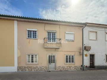 Prédio para Venda em Torres Novas (Santa Maria, Salvador e Santiago)