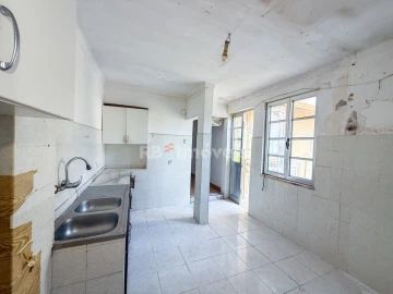 Prédio para Venda em Torres Novas (Santa Maria, Salvador e Santiago)
