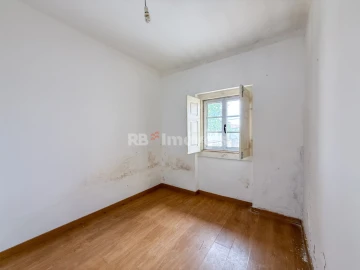 Prédio para Venda em Torres Novas (Santa Maria, Salvador e Santiago)