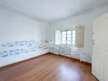 Prédio para Venda em Torres Novas (Santa Maria, Salvador e Santiago)