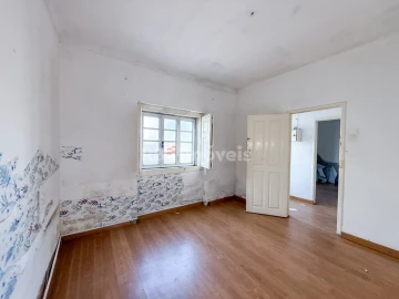 Prédio para Venda em Torres Novas (Santa Maria, Salvador e Santiago)