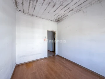 Prédio para Venda em Torres Novas (Santa Maria, Salvador e Santiago)