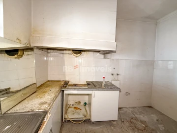 Prédio para Venda em Torres Novas (Santa Maria, Salvador e Santiago)