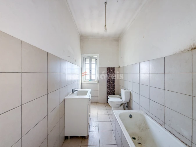 Prédio para Venda em Torres Novas (Santa Maria, Salvador e Santiago) Foto 40