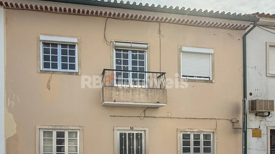 Prédio para Venda em Torres Novas (Santa Maria, Salvador e Santiago)