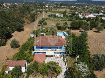 Moradia T6 para Venda em São João Baptista e Santa Maria dos Olivais