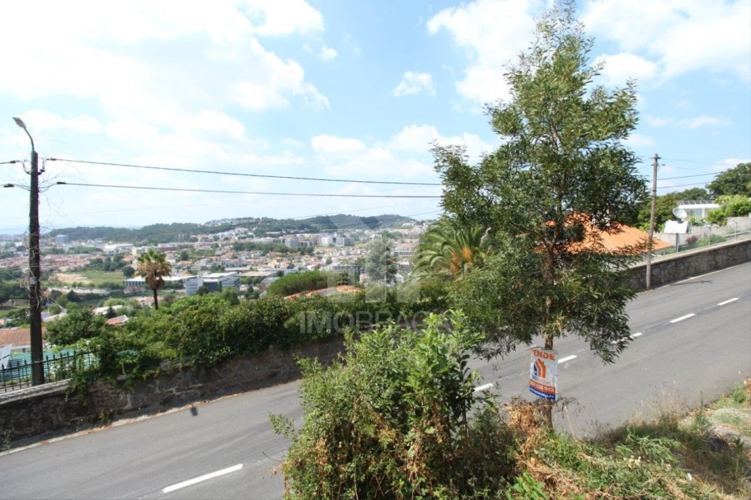 Terreno para Venda em Nogueiró e Tenões Foto 17