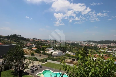 Terreno para Venda em Nogueiró e Tenões
