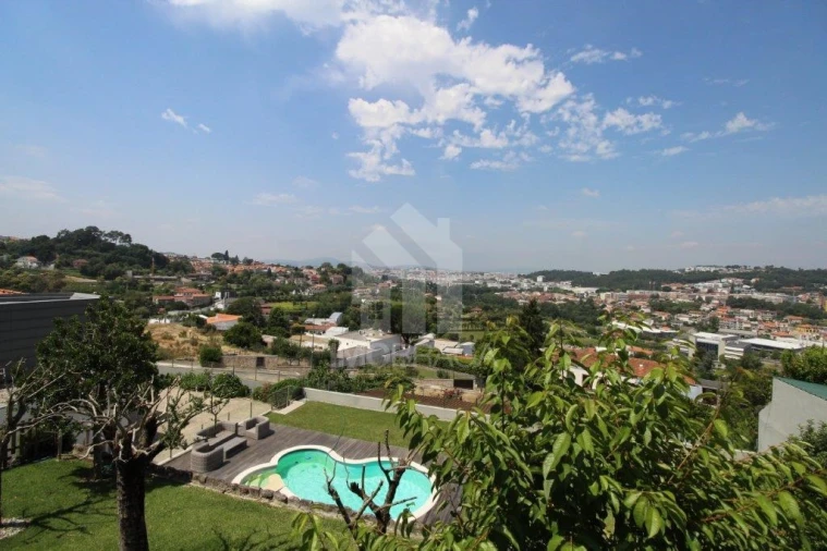 Terreno para Venda em Nogueiró e Tenões Foto 6