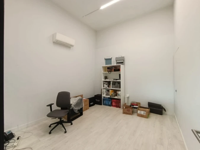 Loja para Venda em Cidade da Maia Foto 8