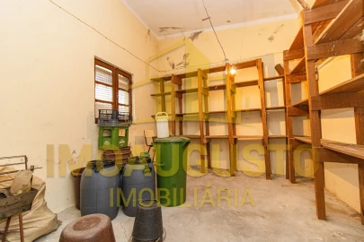 Moradia T4 para Venda em Tourais e Lajes