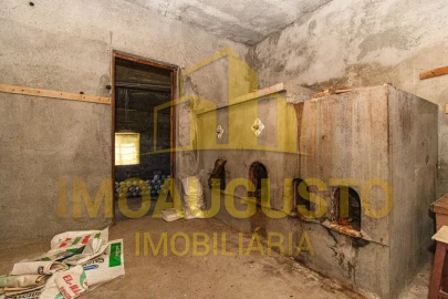 Moradia T4 para Venda em Tourais e Lajes