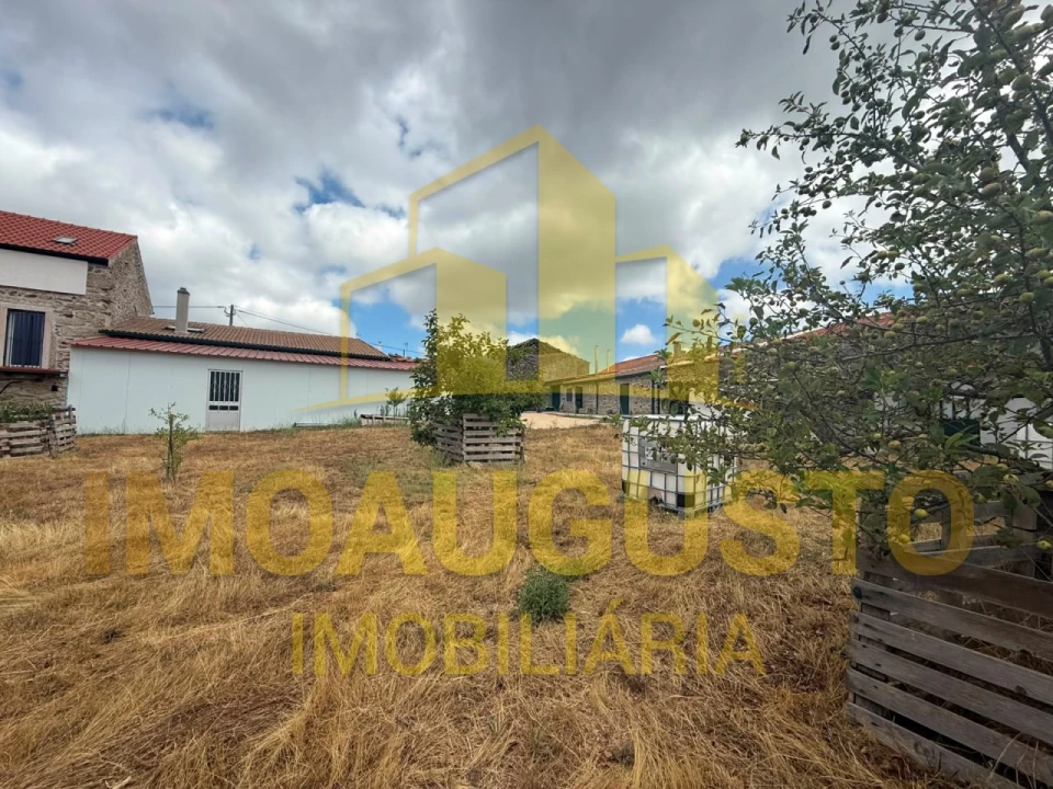 Moradia T3 para Venda em Aldeia do Bispo Foto 42