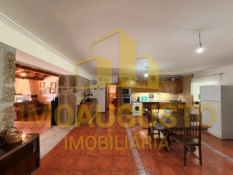 Moradia T3 para Venda em Aldeia do Bispo Foto 11