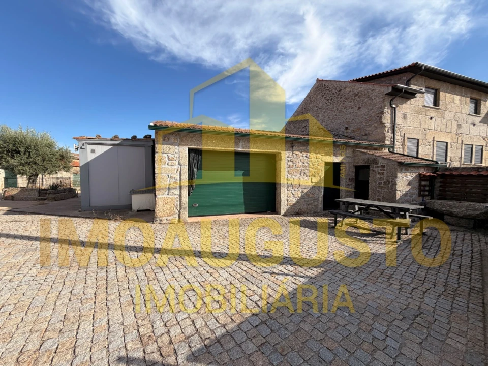 Moradia T3 para Venda em Aldeia do Bispo Foto 3