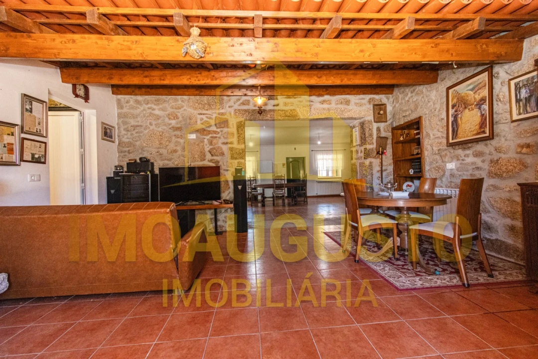 Moradia T3 para Venda em Aldeia do Bispo Foto 9