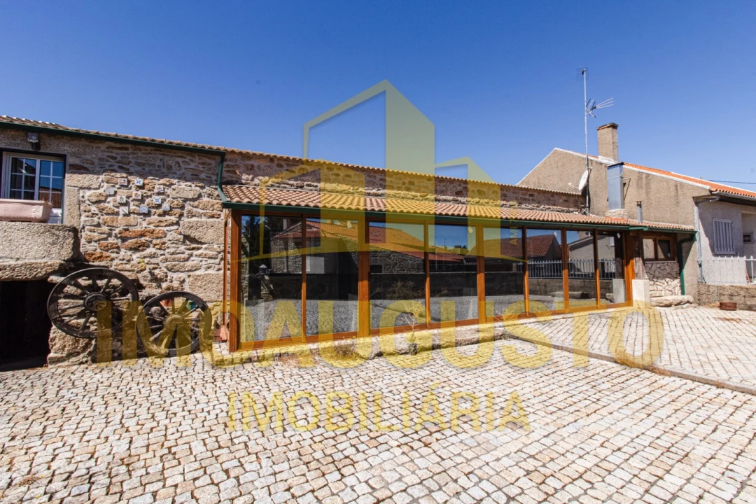 Moradia T3 para Venda em Aldeia do Bispo Foto 1