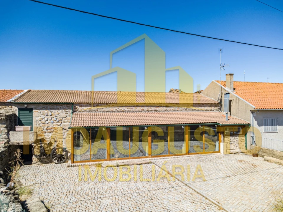 Moradia T3 para Venda em Aldeia do Bispo Foto 2
