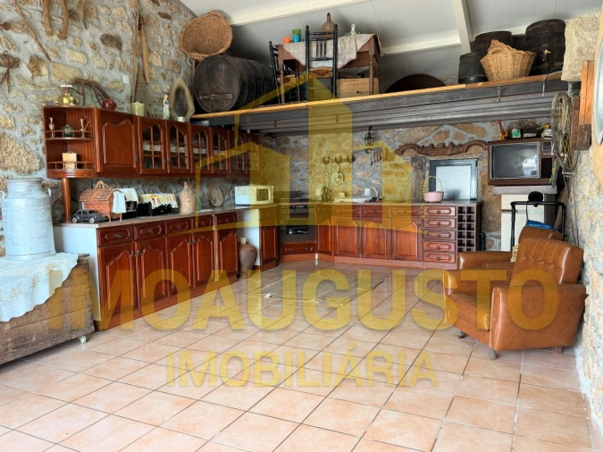 Moradia T3 para Venda em Aldeia do Bispo Foto 32