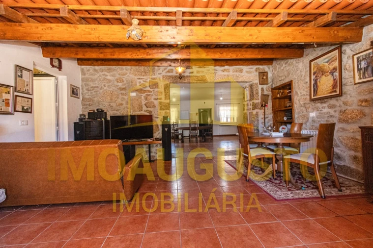 Moradia T3 para Venda em Aldeia do Bispo Foto 9