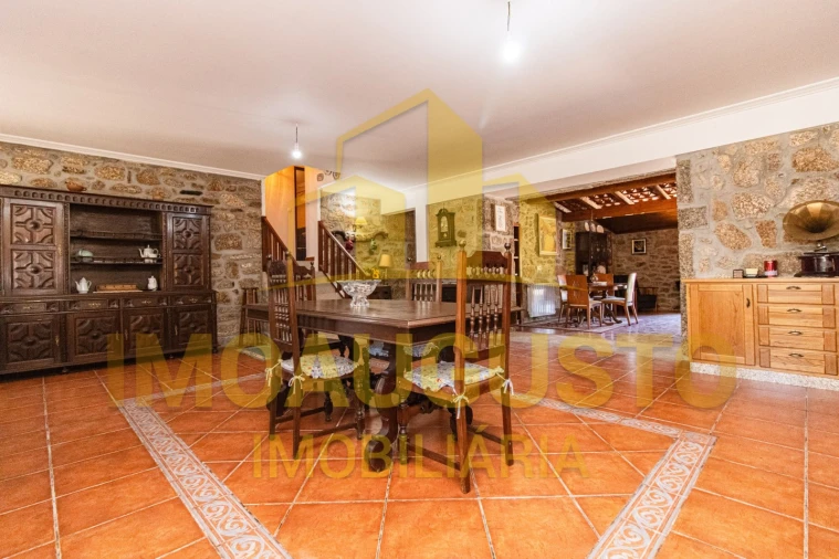 Moradia T3 para Venda em Aldeia do Bispo Foto 8