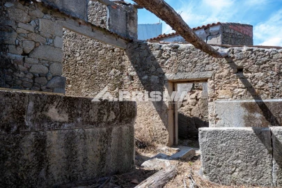 Moradia T5 para Venda em Escalos de Cima e Lousa