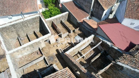 Moradia T5 para Venda em Escalos de Cima e Lousa