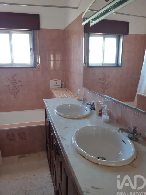 Moradia T6 para Venda em Guia