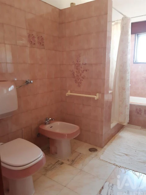 Moradia T6 para Venda em Guia