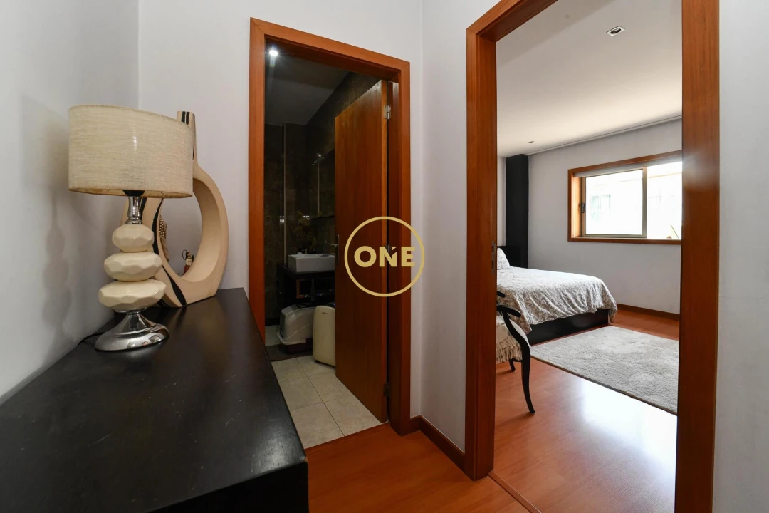 Apartamento T2 para Venda em Retorta e Tougues Foto 18