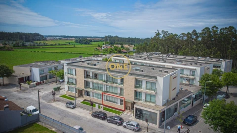 Apartamento T2 para Venda em Retorta e Tougues