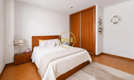 Apartamento T2 para Venda em Retorta e Tougues