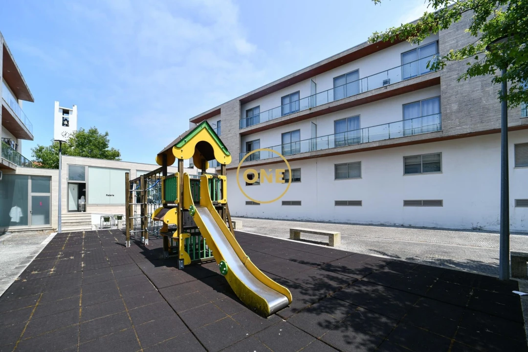 Apartamento T2 para Venda em Retorta e Tougues Foto 26