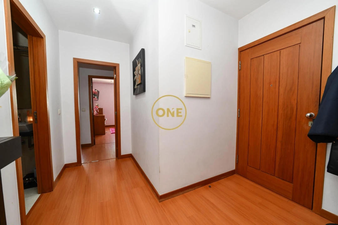 Apartamento T2 para Venda em Retorta e Tougues Foto 19