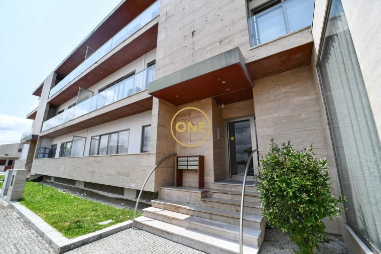 Apartamento T2 para Venda em Retorta e Tougues Foto 23