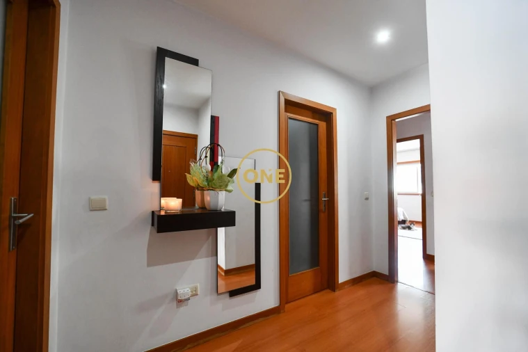 Apartamento T2 para Venda em Retorta e Tougues Foto 25