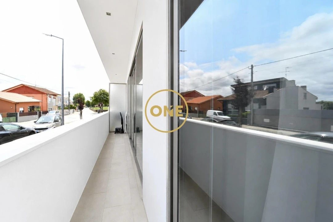Apartamento T2 para Venda em Retorta e Tougues Foto 8