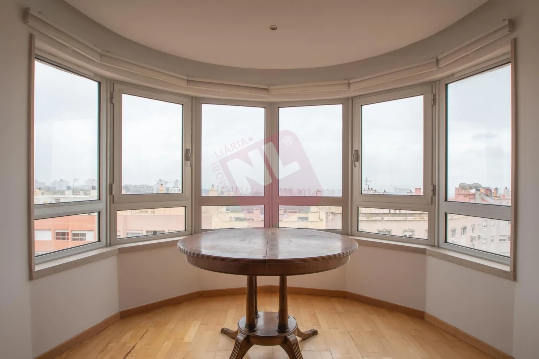 Apartamento T2 para Arrendamento em Areeiro Foto 11