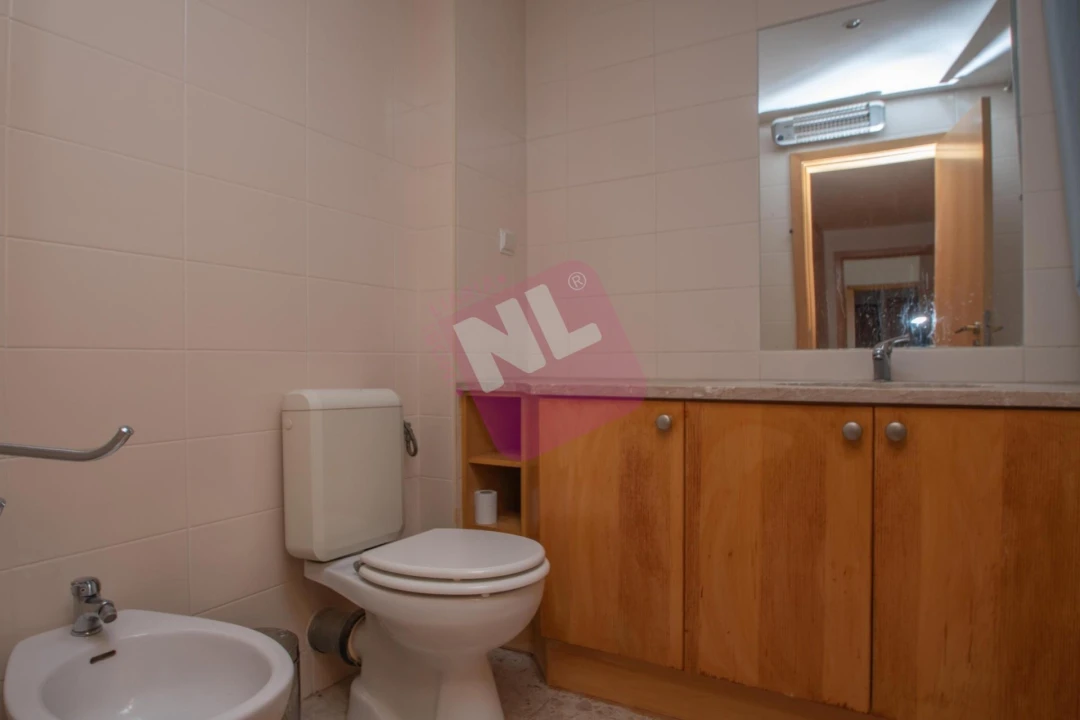 Apartamento T2 para Arrendamento em Areeiro Foto 15