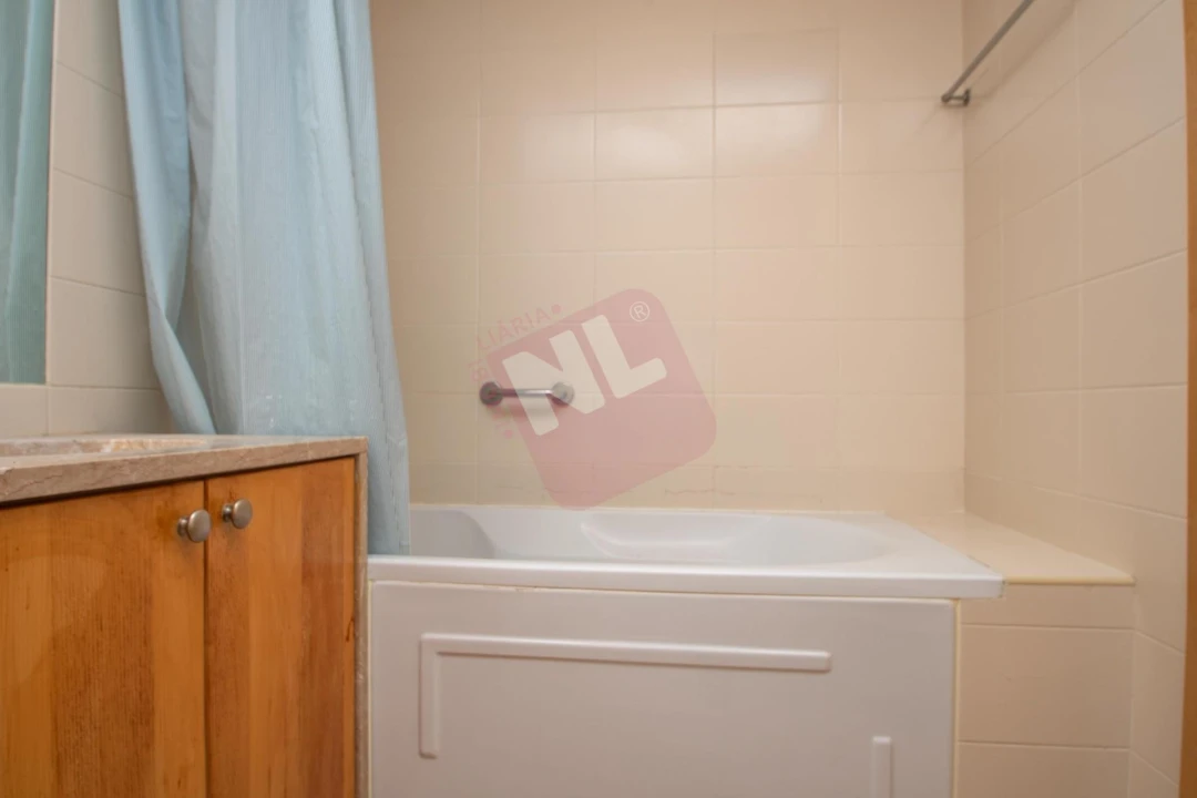 Apartamento T2 para Arrendamento em Areeiro Foto 17